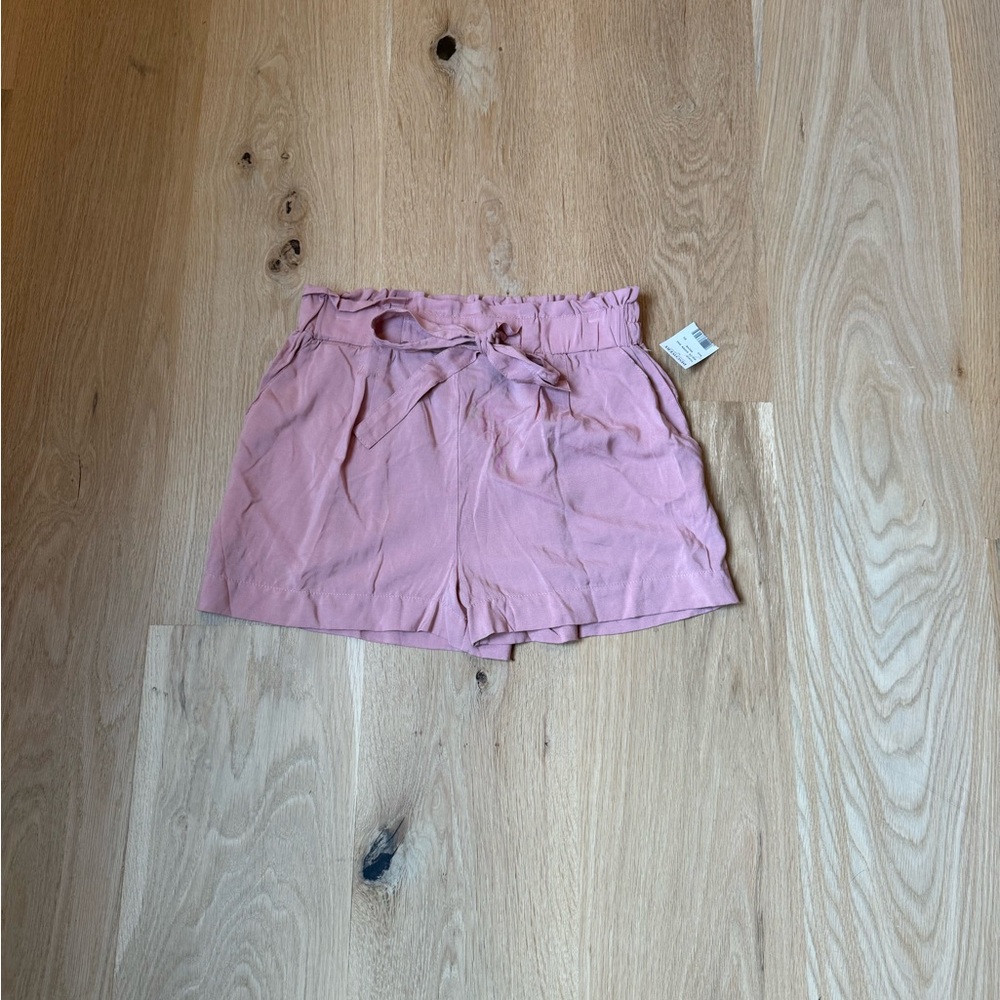 NWT! Light Pink Tie Waist Shorts Size Medium